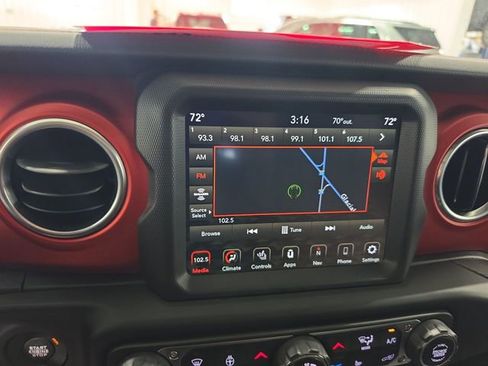 Used 2020 Jeep Wrangler Unlimited Rubicon AWD/4WD image 13