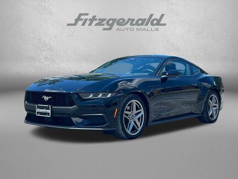 Used 2024 Ford Mustang Coupe RWD image 2