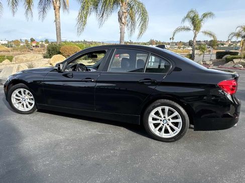 Used 2018 BMW 320i Sedan image 12