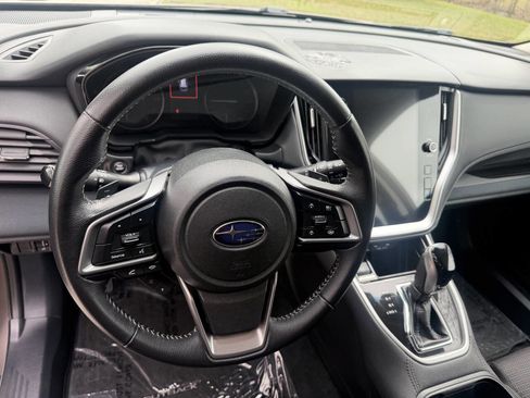 Used 2022 Subaru Outback Premium image 17