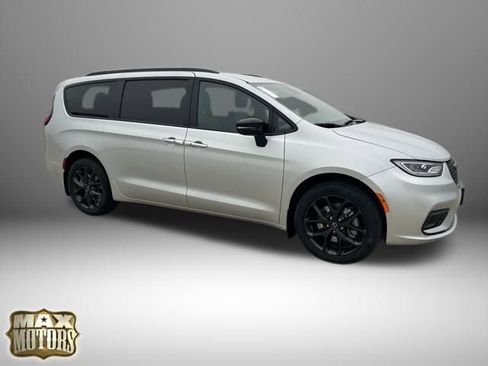 New 2026 Chrysler Pacifica Select image 11