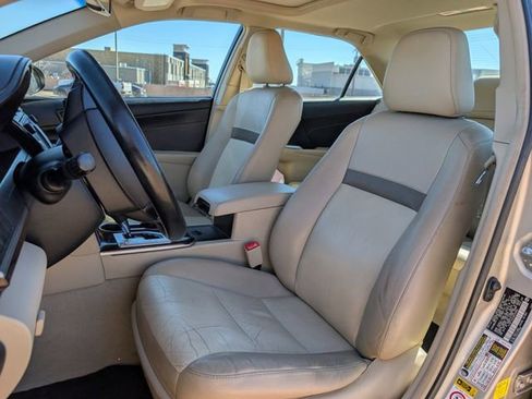 Used 2013 Toyota Camry XLE w/ Leather Pkg image 21