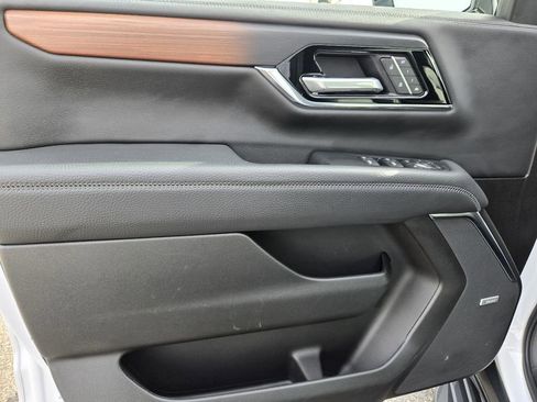 Used 2025 GMC Yukon Denali image 22