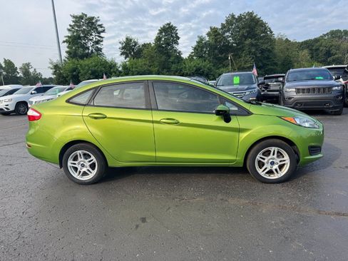 Used 2018 Ford Fiesta SE w/ Cold Weather Package FWD image 6