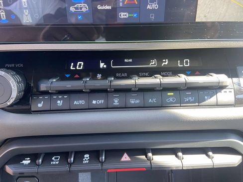 Used 2026 Toyota Sequoia Capstone AWD/4WD image 27
