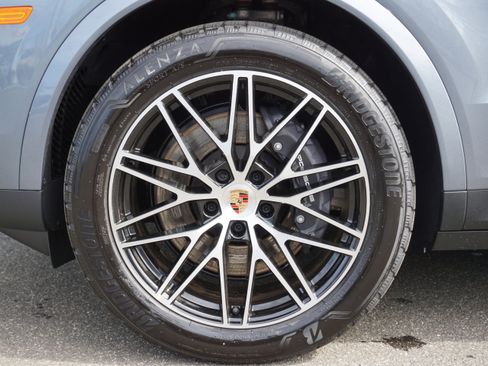 New 2026 Porsche Cayenne image 13