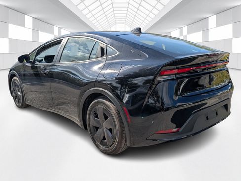 Used 2024 Toyota Prius LE image 4
