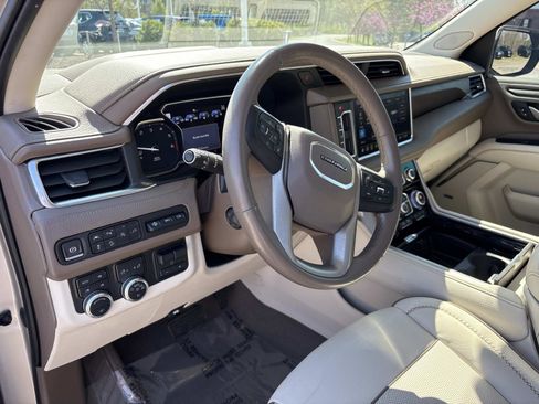 Used 2021 GMC Yukon Denali w/ Denali Ultimate Package image 18
