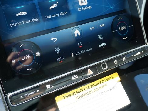 Certified 2025 Mercedes-Benz GLC 300 4MATIC image 35