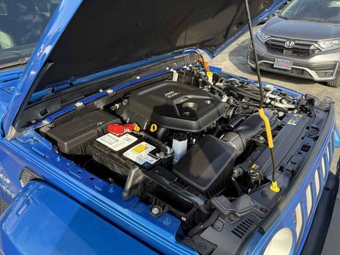 Used 2022 Jeep Wrangler Unlimited Sahara 4xe image 59