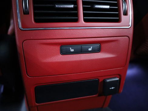 Used 2023 Jaguar F-PACE SVR image 37