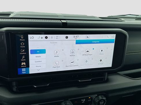 Used 2024 Jeep Wrangler Unlimited Sahara image 9