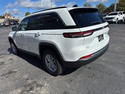 New 2025 Jeep Grand Cherokee Laredo image 7
