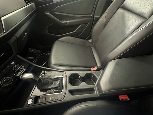 Used 2020 Volkswagen Jetta SE FWD image 33