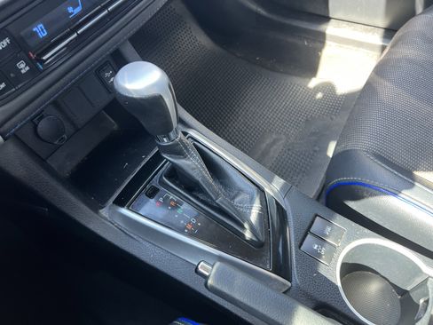 Used 2017 Toyota Corolla SE image 23