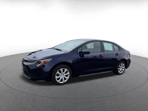 Used 2025 Toyota Corolla LE FWD image 8