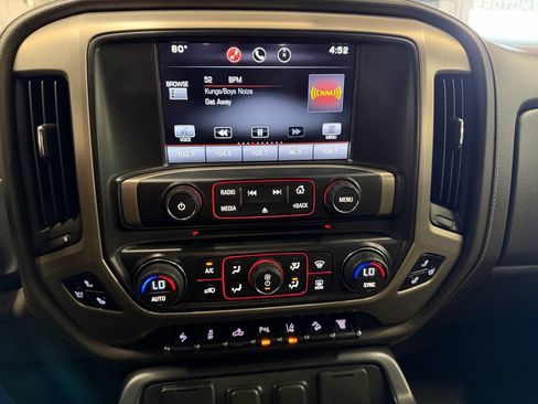 Used 2015 GMC Sierra 2500 Denali w/ Duramax Plus Package AWD/4WD image 8