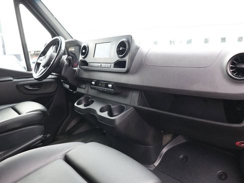 Used 2023 Mercedes-Benz Sprinter 2500 w/ Acoustic Package image 30