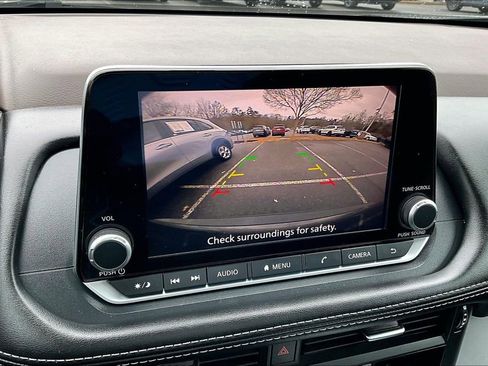 Used 2023 Nissan Rogue S image 13