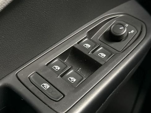 Used 2024 Volkswagen Taos S FWD image 17