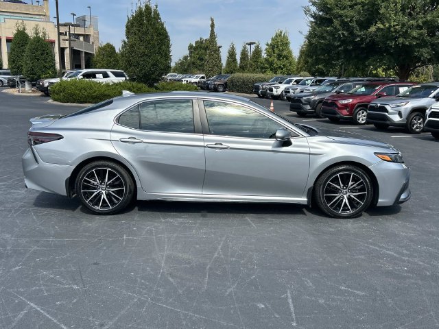 Used 2024 Toyota Camry SE FWD image 3