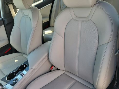 Used 2024 Genesis G70 2.5T AWD/4WD image 7
