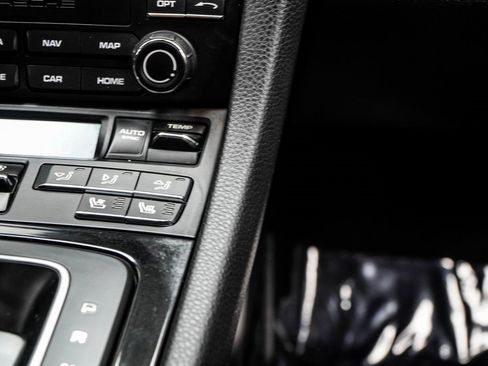 Used 2021 Porsche 718 Boxster image 25