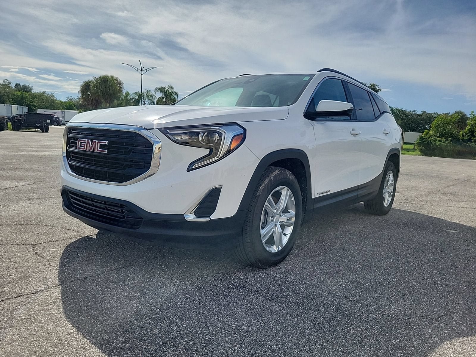 Certified 2021 GMC Terrain SLE w/ Driver Convenience Package FWD image 2