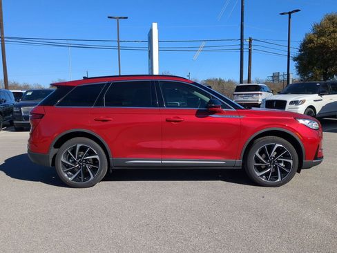 New 2025 Lincoln Corsair Reserve w/ Equipment Group 202A FWD image 2