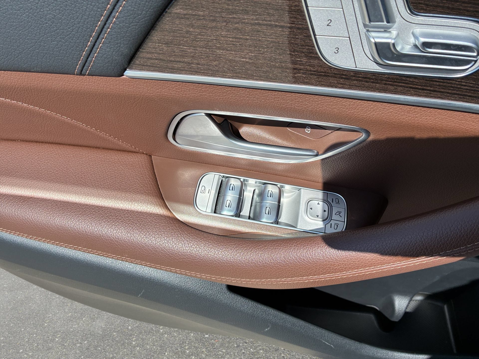 Used 2024 Mercedes-Benz GLE 450e 4MATIC image 27
