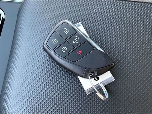 Used 2024 Chevrolet Silverado 2500 ZR2 w/ Technology Package image 11