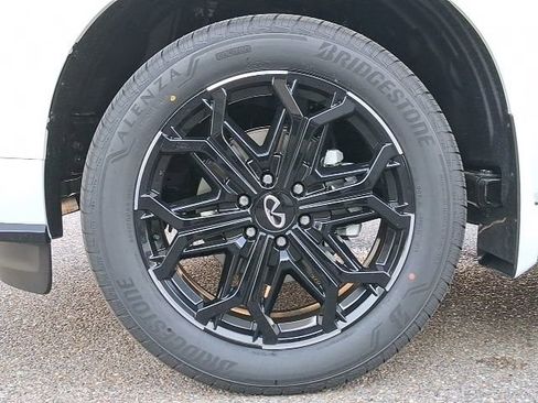 New 2026 INFINITI QX80 SPORT w/ Sport Exterior Package image 31