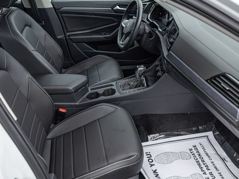 Used 2023 Volkswagen Jetta SE w/ Panoramic Sunroof Package FWD image 33