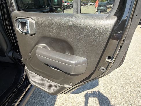 Used 2025 Jeep Wrangler Unlimited Rubicon 4xe w/ Convenience Group AWD/4WD image 20