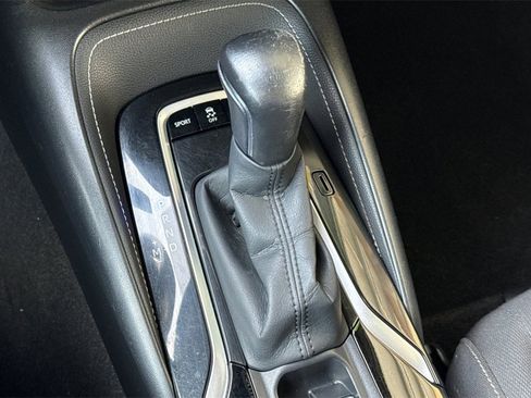 Used 2020 Toyota Corolla Hatchback image 28