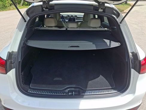 Used 2025 Mercedes-Benz GLC 350e 4MATIC image 32