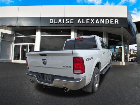 Used 2018 RAM 1500 SLT AWD/4WD image 3