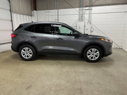 Certified 2022 Ford Escape S image 5