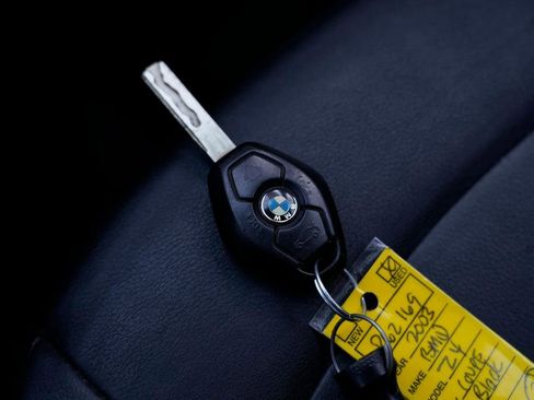 Used 2003 BMW Z4 2.5i image 38