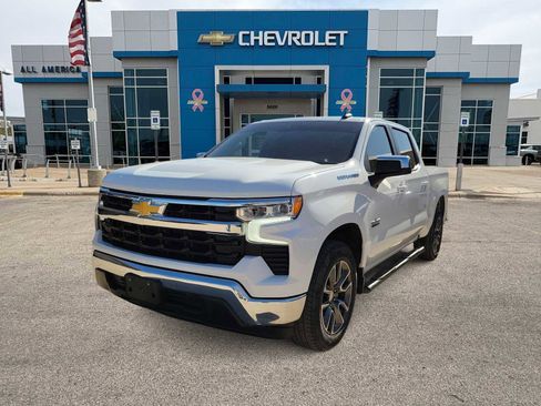 Used 2022 Chevrolet Silverado 1500 LT image 1