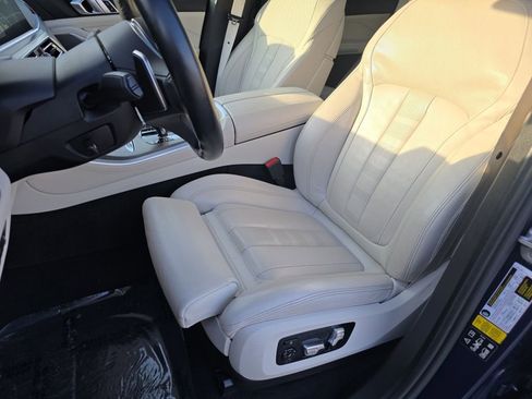 Used 2022 BMW X5 xDrive40i w/ M Sport Package image 21