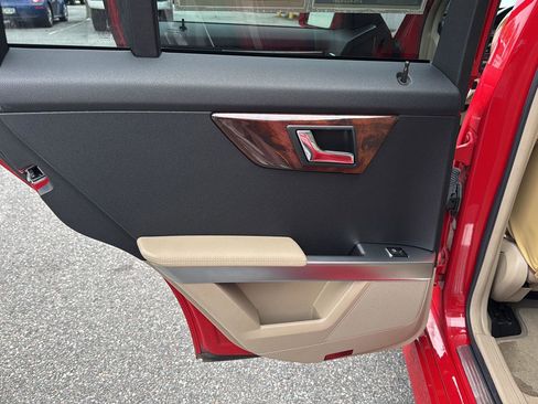 Used 2011 Mercedes-Benz GLK 350 4MATIC image 15