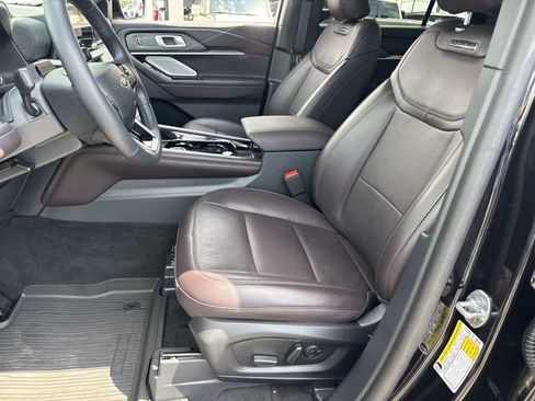 Used 2025 Ford Explorer Platinum RWD image 20