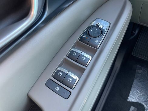 New 2026 Kia Carnival FWD image 23