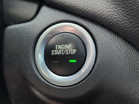 Used 2021 Chevrolet Equinox LT image 23