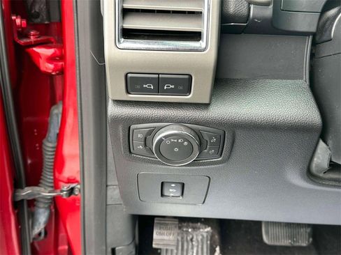 Used 2016 Ford F150 Lariat w/ Equipment Group 502A Luxury image 23