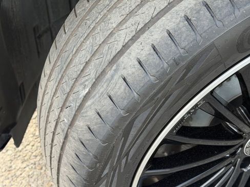 Used 2024 Mercedes-Benz GLC 300 4MATIC image 16