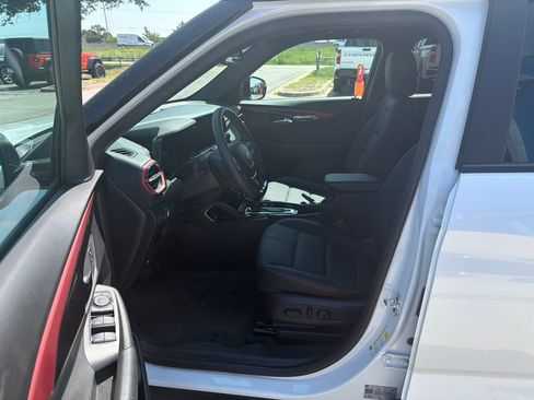 Used 2025 Chevrolet TrailBlazer RS w/ Convenience Package AWD/4WD image 6