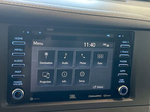 Used 2020 Toyota Sienna SE w/ SE Preferred Package image 16