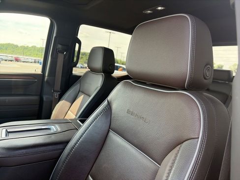 Used 2022 GMC Sierra 1500 Denali AWD/4WD image 11